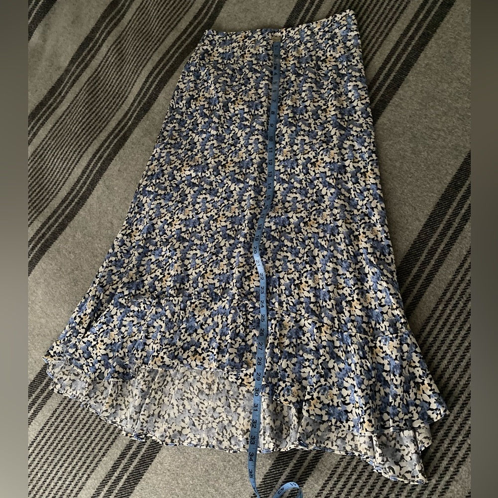 NWOT West of Melrose Tilly’s Blue Ditsy Floral Midi Skirt size small - Picture 16 of 16